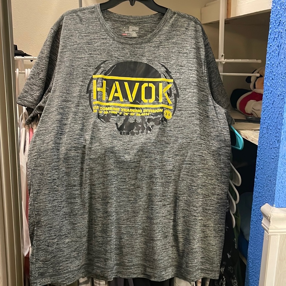 Mens under armour tee